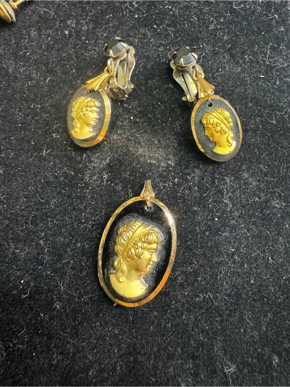 Gold and Black Glass Cameo Pendant and Clip-On Earrings Set